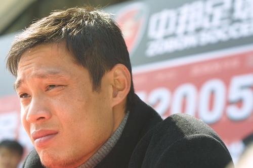 鹿晗为“老父亲”P专辑封面照 2020-05-28 5月27日晚，邓超通过微博晒出鹿晗新专辑的封面照为其做宣传，并搞怪配文写道：“我的第一张专辑，谢谢大家支持。